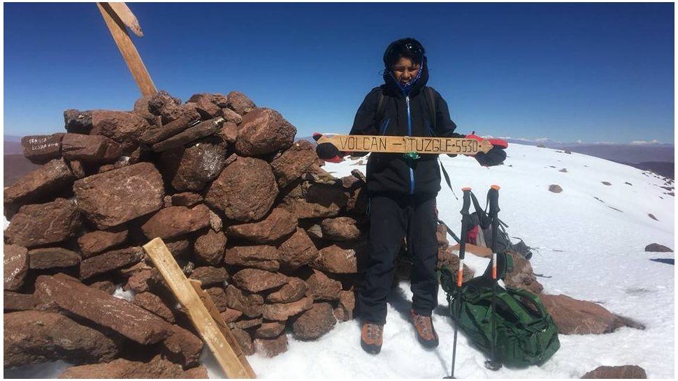 Con los piecitos en la tierra y la mirada en el cielo: un jujeño de 12 años subió más de 5500 mts.