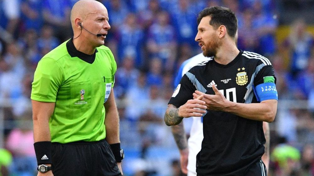 El árbitro de Argentina y Australia es el polaco Szymon Marciniak.