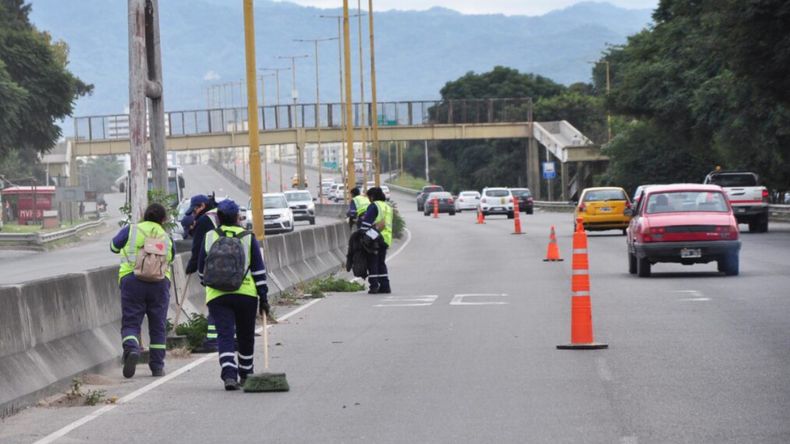 Operativo de limpieza en la avenida General Savio (Archivo)