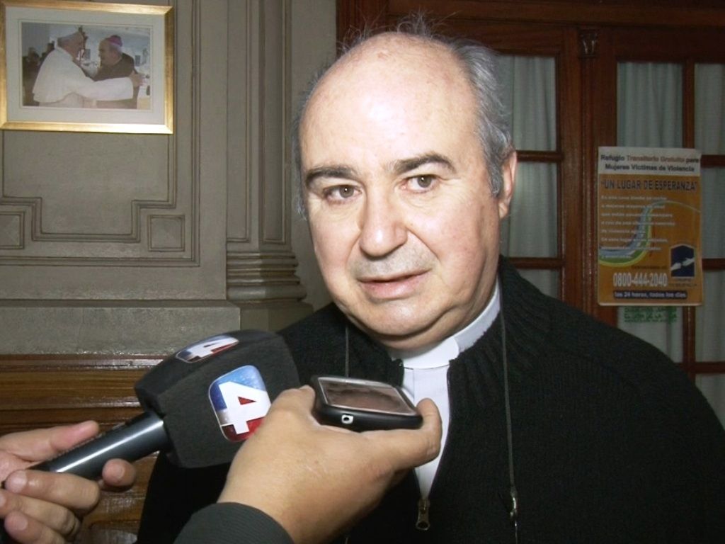 César Fernández - Obispo