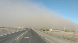 Rige doble alerta por viento zonda