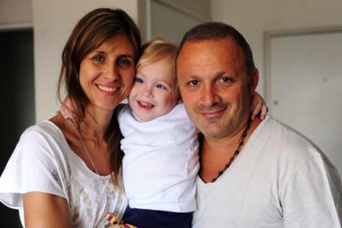 Vicky y sus padres
