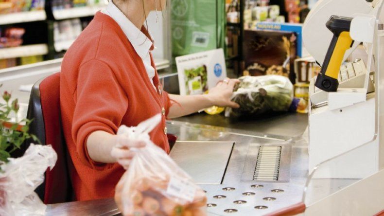 El sueldo para los empleados de comercio subirá un 6%