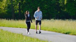 Cuáles son los beneficios reales de caminar 7.000 pasos al día.  