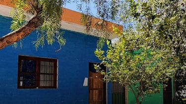 Insólito robo en Pampa Blanca: entraron a una barbería pero se llevaron más bebidas que dinero