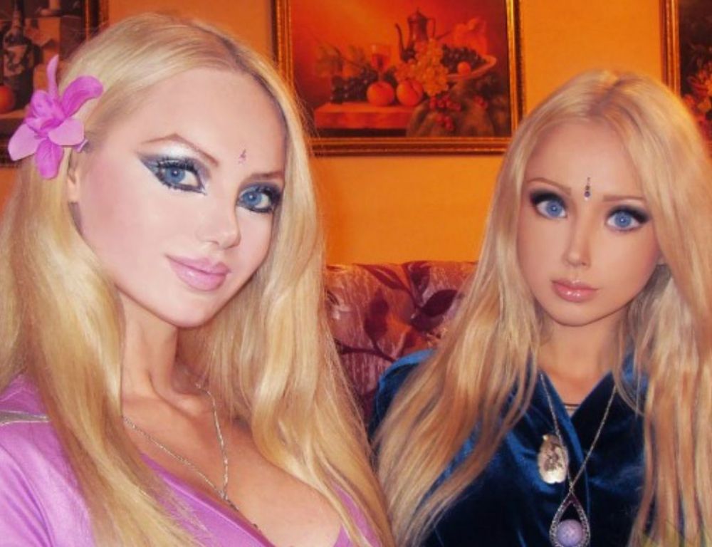 La familia barbie humana online