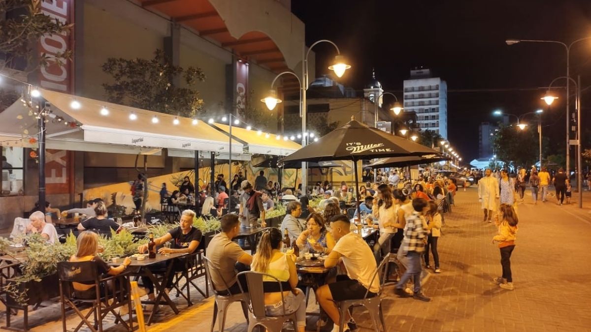 El Paseo Sarmiento, brindará diversos espectáculos por el carnaval.