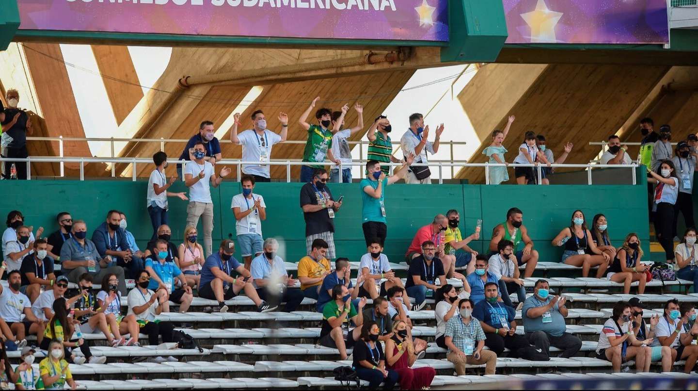 Hasta ahora solamente los hinchas allegados podrían entrar a la cancha