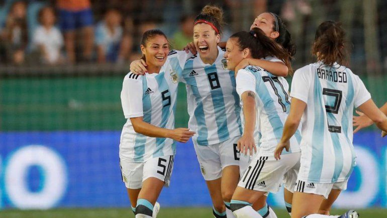 Argentina 4 - Panamá 0: Fútbol femenino