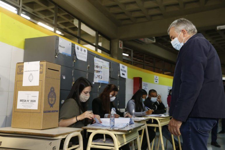 El gobernador Gerardo Morales votó en las Elecciones 2021.