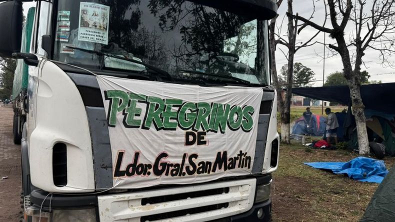 Jóvenes de toda la provincia realizan la vigilia en Río Blanco