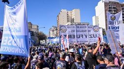 El Gobierno les descontará el día a los estatales que se adhieran al paro nacional contra la reforma laboral. &nbsp;