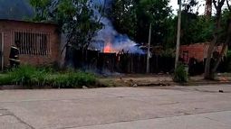 Se incendió una vivienda en barrio Sarmiento de San Pedro de Jujuy sin heridos