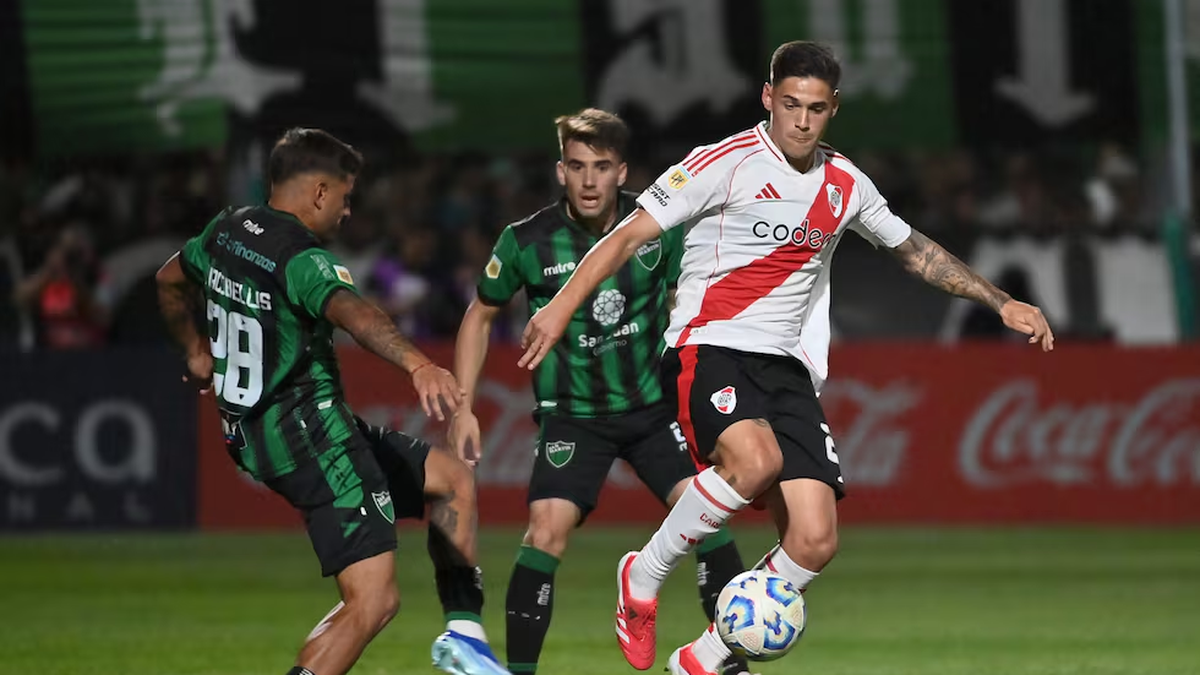 River Plate se impuso 2-0 a San Martín de San Juan y se acerca a la cima del Torneo Apertura