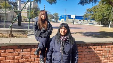 CeciliaMelgarejo junto a la directora del Bachillerato Provincial 6 ´Islas Malvinas´&nbsp;