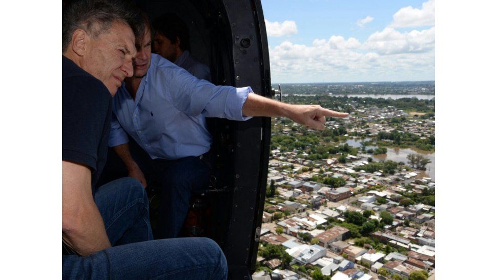 Macri durante la inundación del Litoral