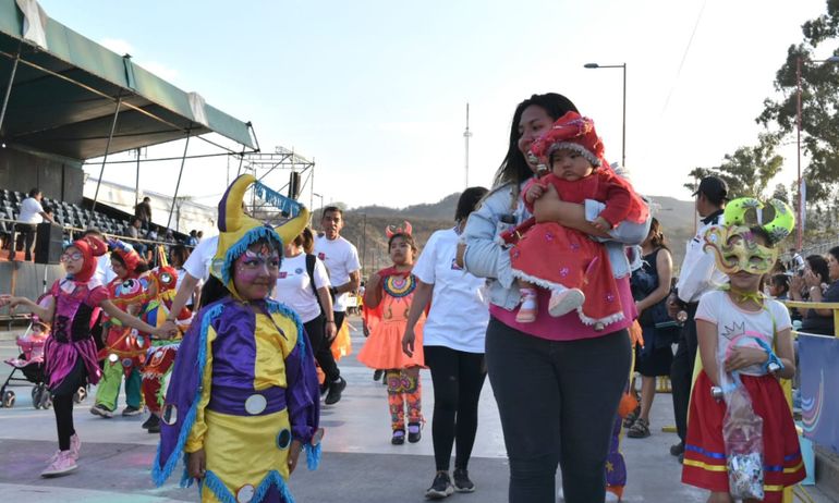 FNE 2024 con el desfile Bienvenida Primavera