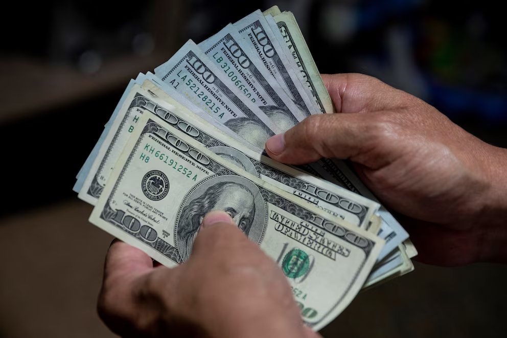 el dolar oficial cerro este viernes 19 de septiembre a $1515