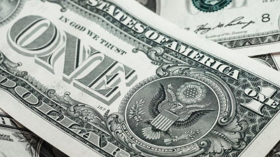 el dolar volvio a subir y cerro arriba de los 62 pesos