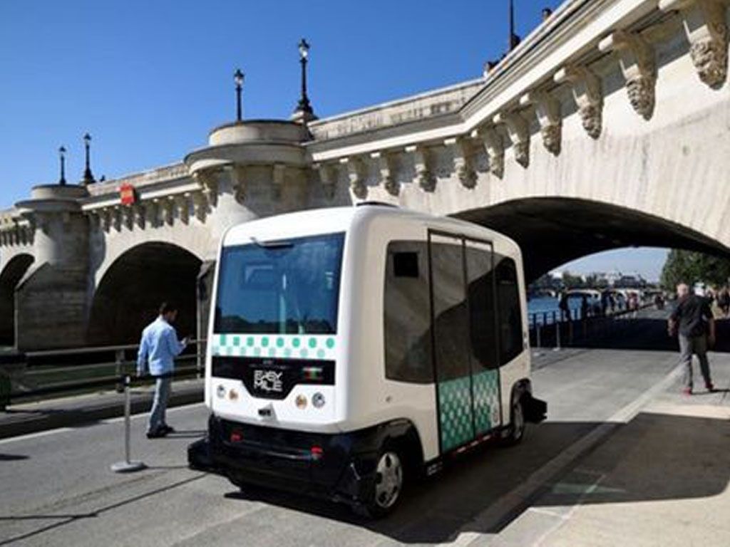 Minibús en París