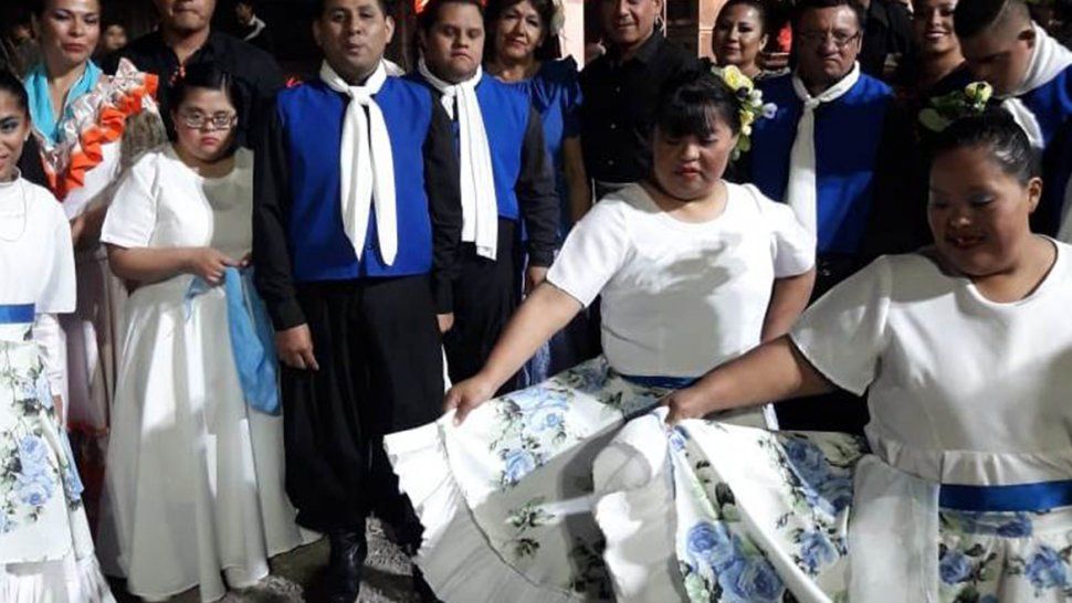 Inició el mes de la danza con la participación de numerosos cuerpos de baile