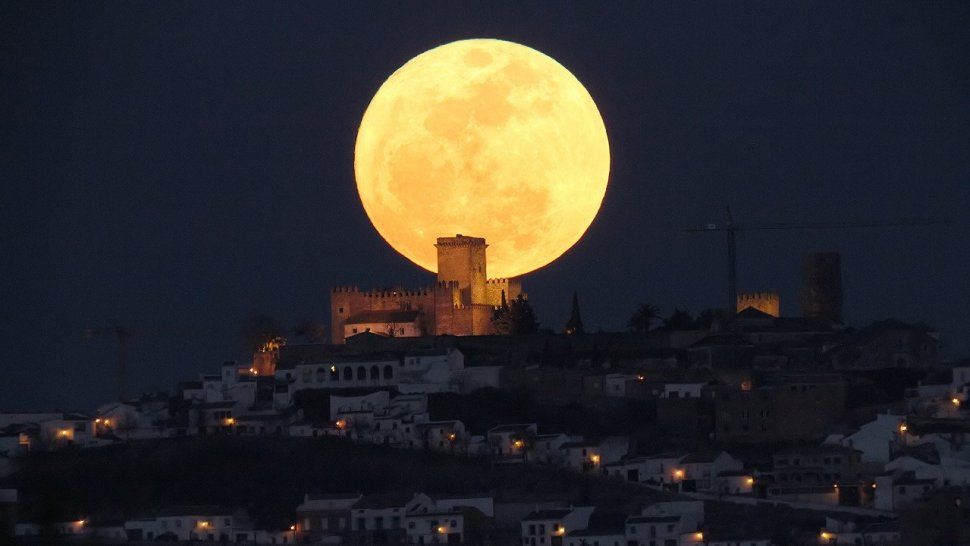 Un fenómeno espectacular: superluna, luna azul y eclipse lunar coincidirán tras 152 años
