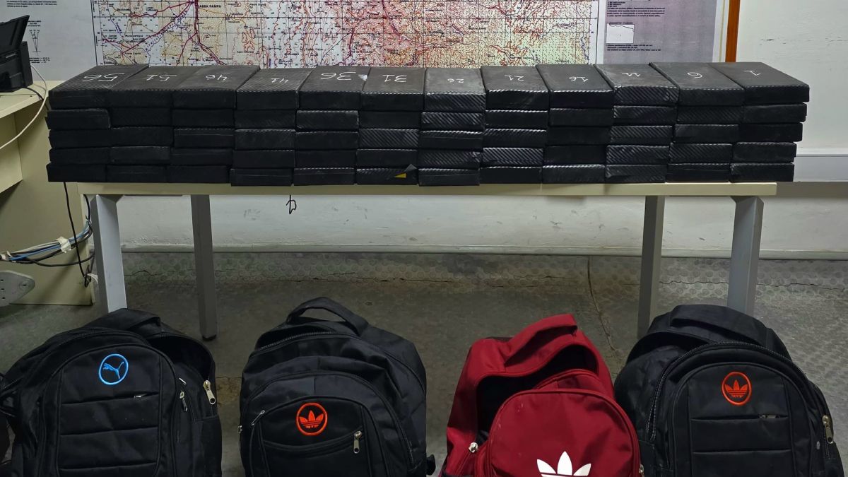 Cuatropersonas abandonaron bolsos con más de 64 kilos de cocaína&nbsp;