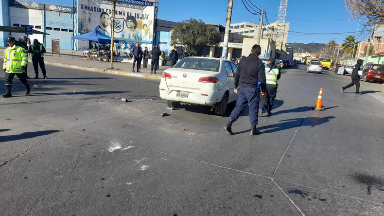 Choque: En el automóvil viajaba un niño de tres años, quien fue revisado y se encuentra en buen estado.