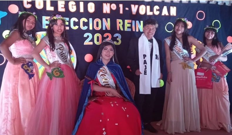 Milena Castillo fue coronada como la nueva restrenaste de Colegio N°1 Virgen de Punta Corral de Volcán en la FNE 2023.