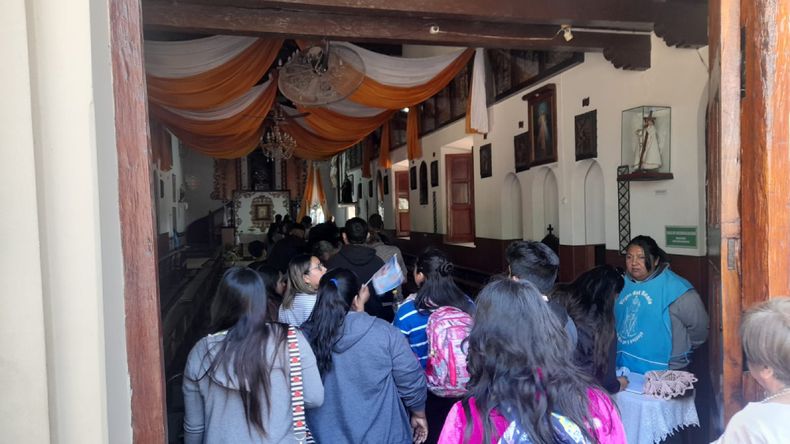 Feligreses en el Santuario de la Virgen de Río Blanco
