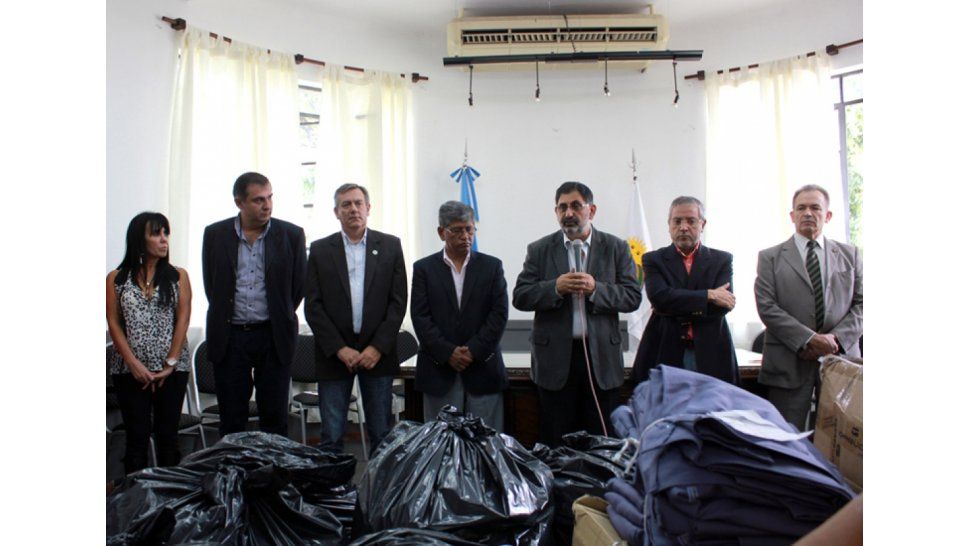 Entrega de indumentaria