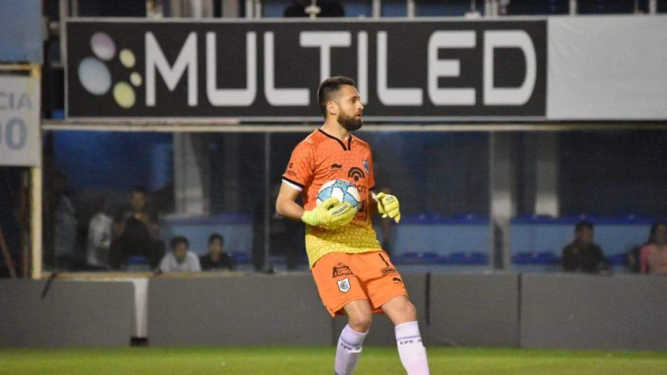 Carlos De Giorgi arregló su continuidad en Gimnasia de Jujuy