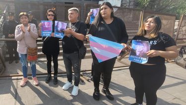 La comunidad LGBTQ+ pide justicia por el transfemicidio de Paula Acosta