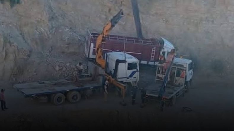 El siniestro provocó daños materiales y complicaciones en el tránsito hacia Tojo. Todavía no hay un informe oficial sobre heridos.