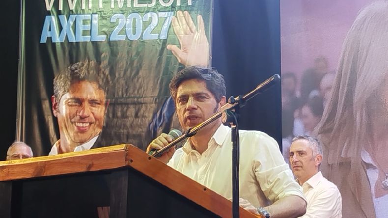 Axel Kicillof encabezó un acto del peronismo en Palpalá