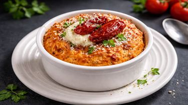 Receta de flan salado con tomates secos y parmesano.