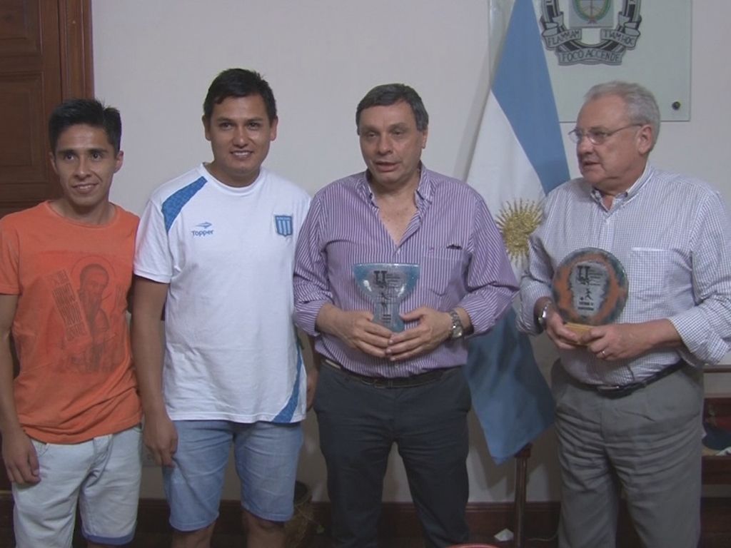 Tecchi y deportistas universitarios