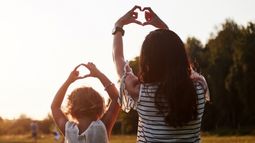 Día de la Madre 2022: cuándo es y por qué se celebra