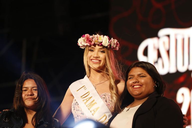 PRIMERA DAMA DE HONOR - LUISINA BRINGAS DE SAN LUIS