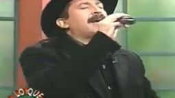 Un usuario descubrió un detalle particular en las bailarinas que acompañaban a Antonio Ríos en los 90.