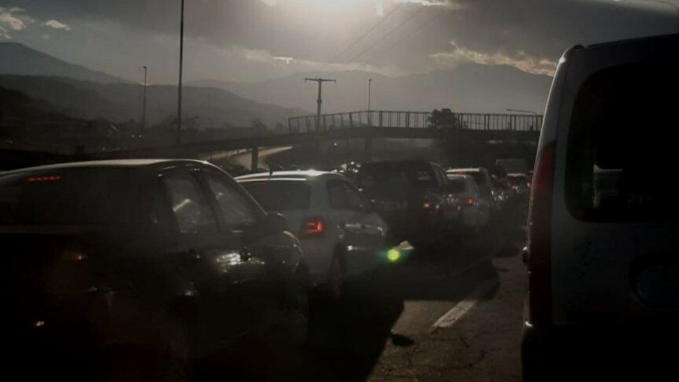 pesado regreso a la ciudad: largas filas y demoras