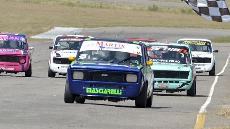 El jujeño Ignacio Díaz en el podio del Zonal del NOA de automovilismo en Salta (Foto ilustrativa) El jujeño Ignacio Díaz en el podio del Zonal del NOA de automovilismo en Salta (Foto ilustrativa)