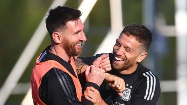 Papu Gómez dio detalles de cómo es Lionel Messi cuando se levanta.&nbsp;