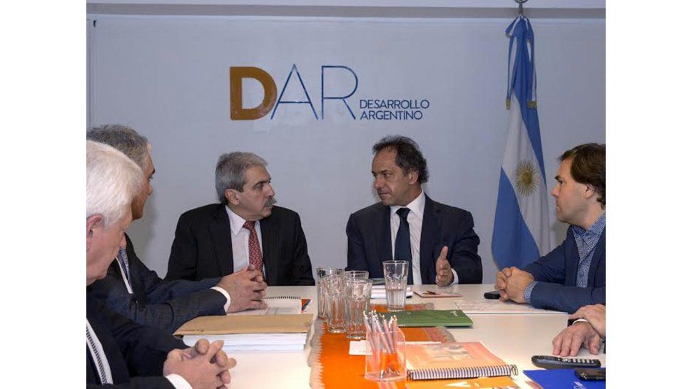 Reunión entre Scioli y Fernández
