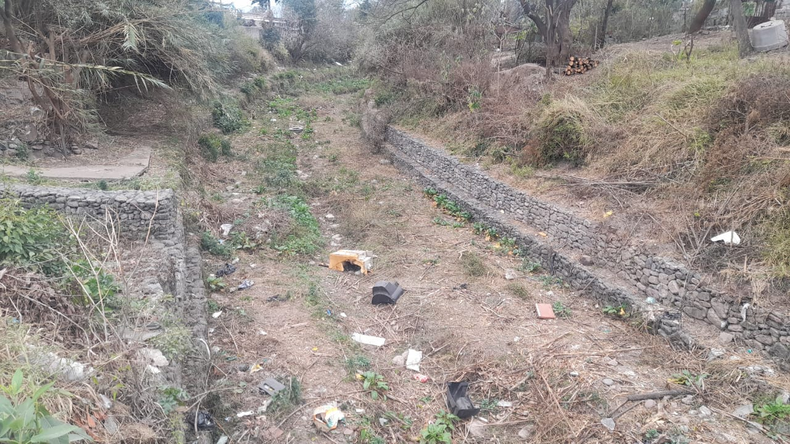 Los vecinos tiran basura en la zona.