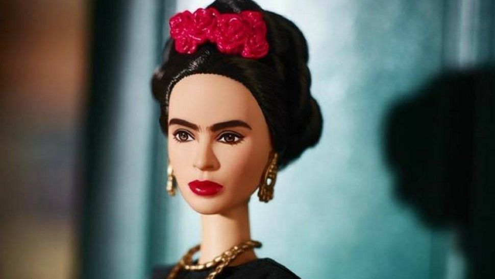 Prohíben la venta de Barbies tipo Frida Kahlo