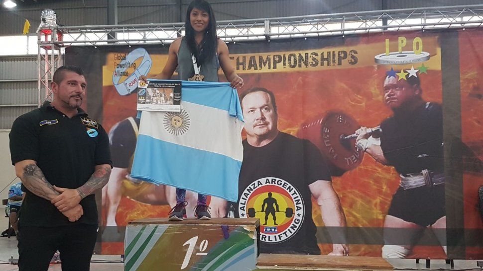 Carolina, la jujeña que llegó al podio en el mundial de Powerlifting Argentina