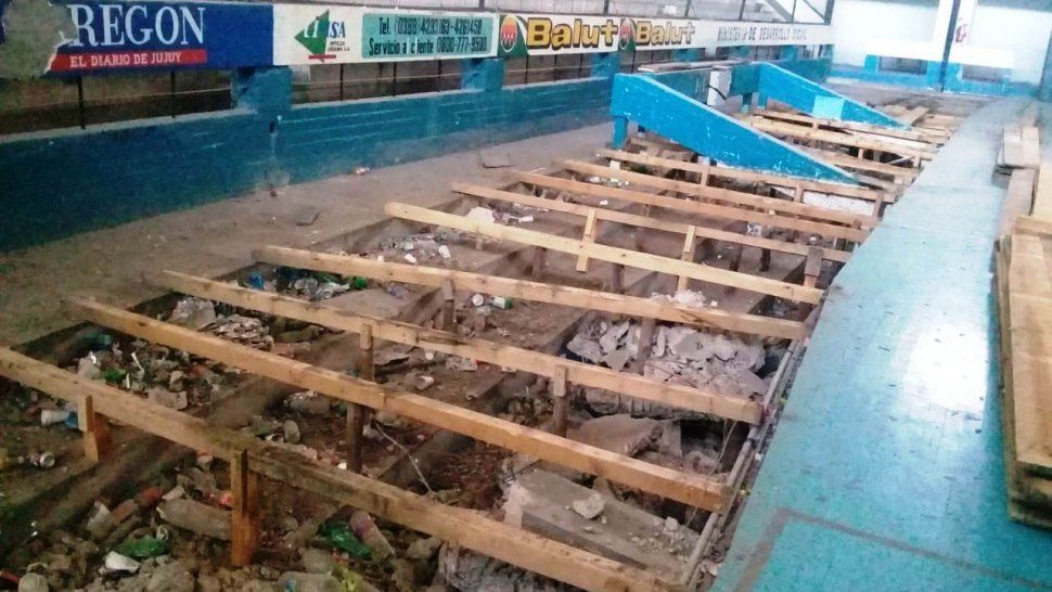 El Estadio Federación parece el mayor criadero de ratas de la ciudad
