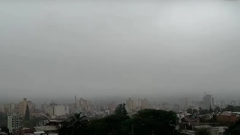 Neblina en la ciudad