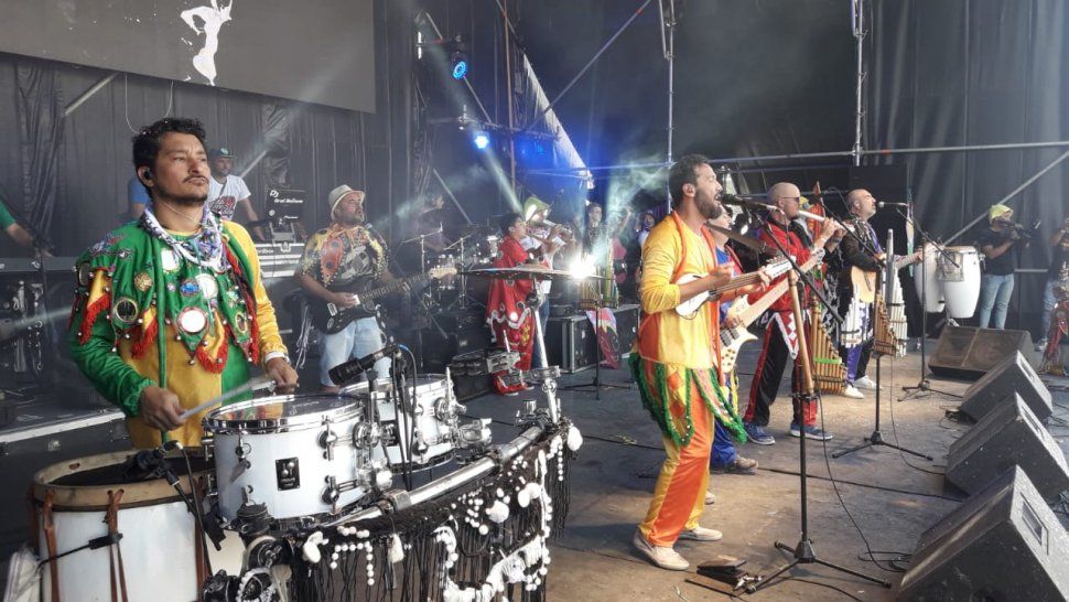 Los Tekis hicieron vibrar a miles de personas en el Carnavalódromo